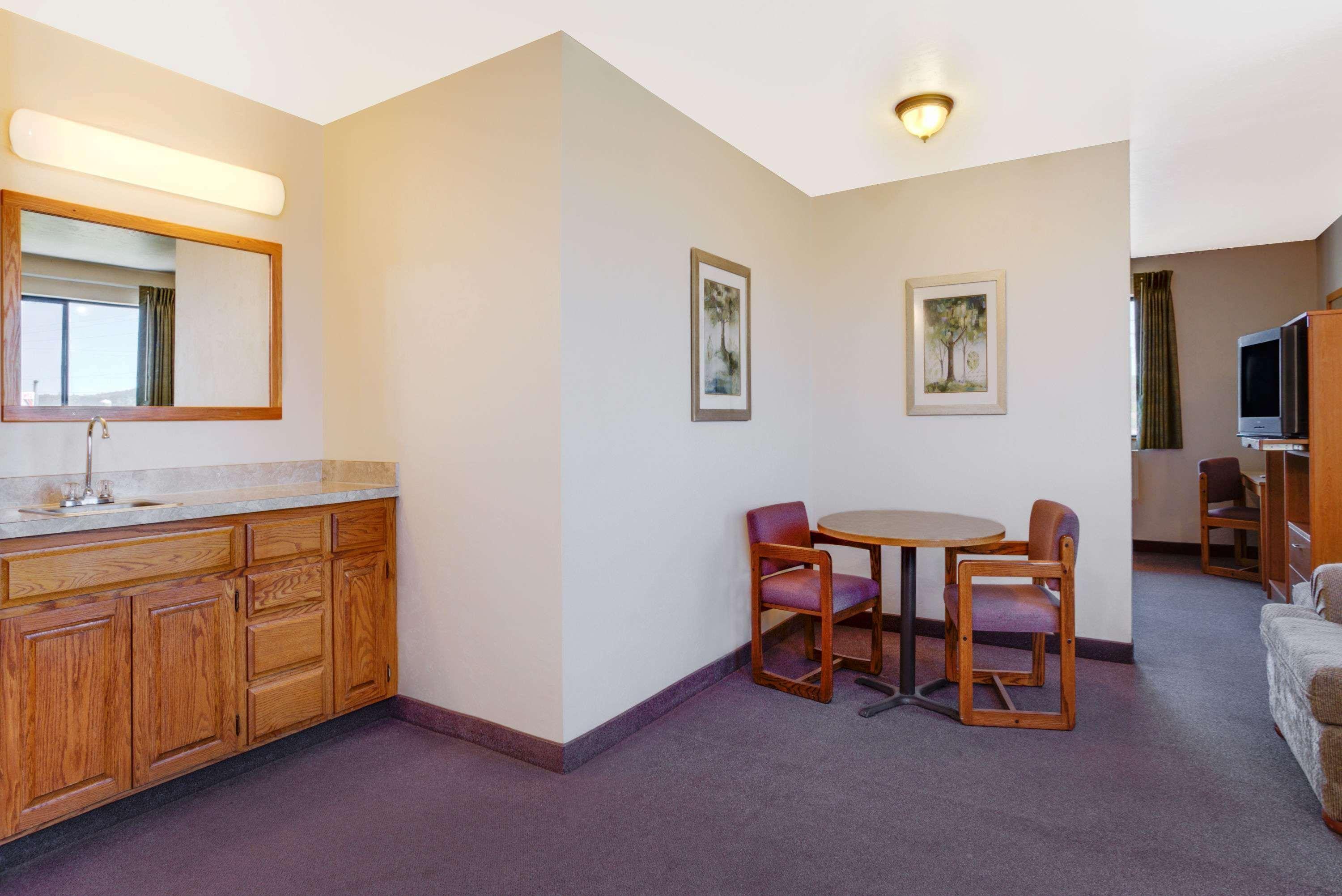 Super 8 by Wyndham Klamath Falls Bagian luar foto