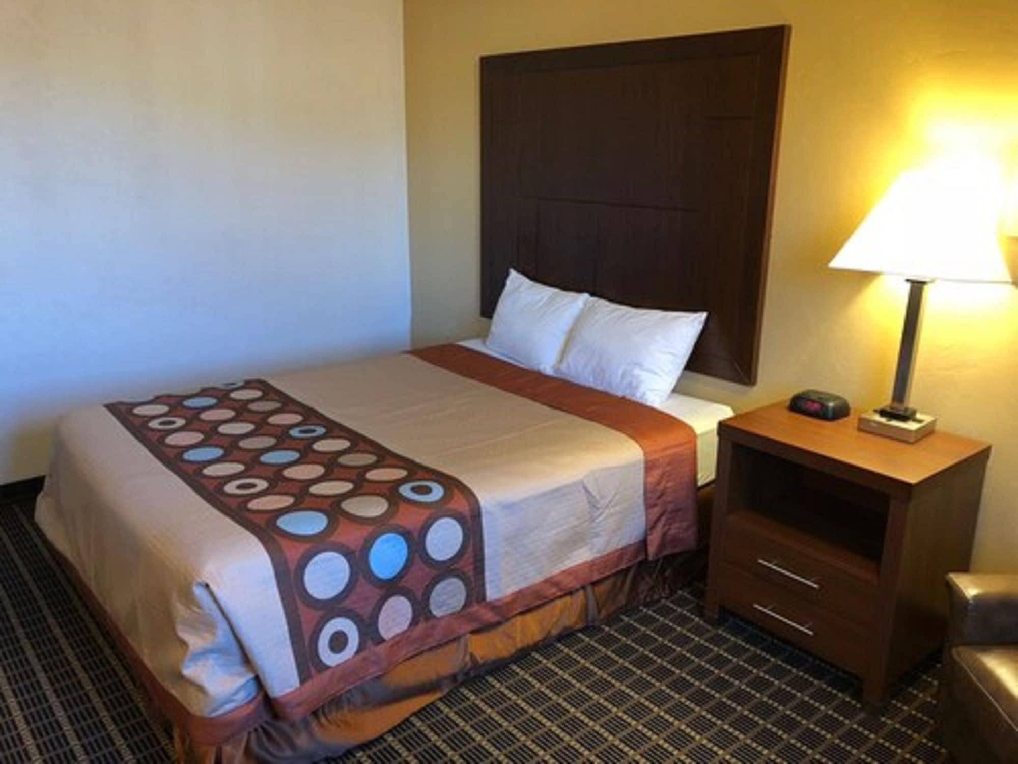 Super 8 by Wyndham Klamath Falls Bagian luar foto