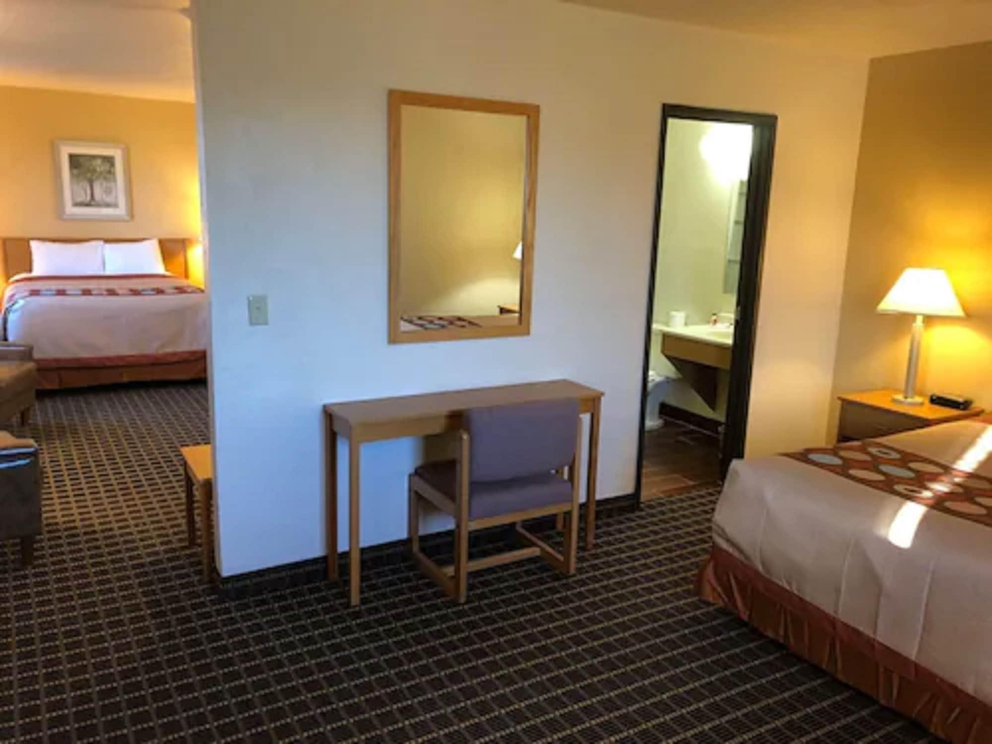 Super 8 by Wyndham Klamath Falls Bagian luar foto
