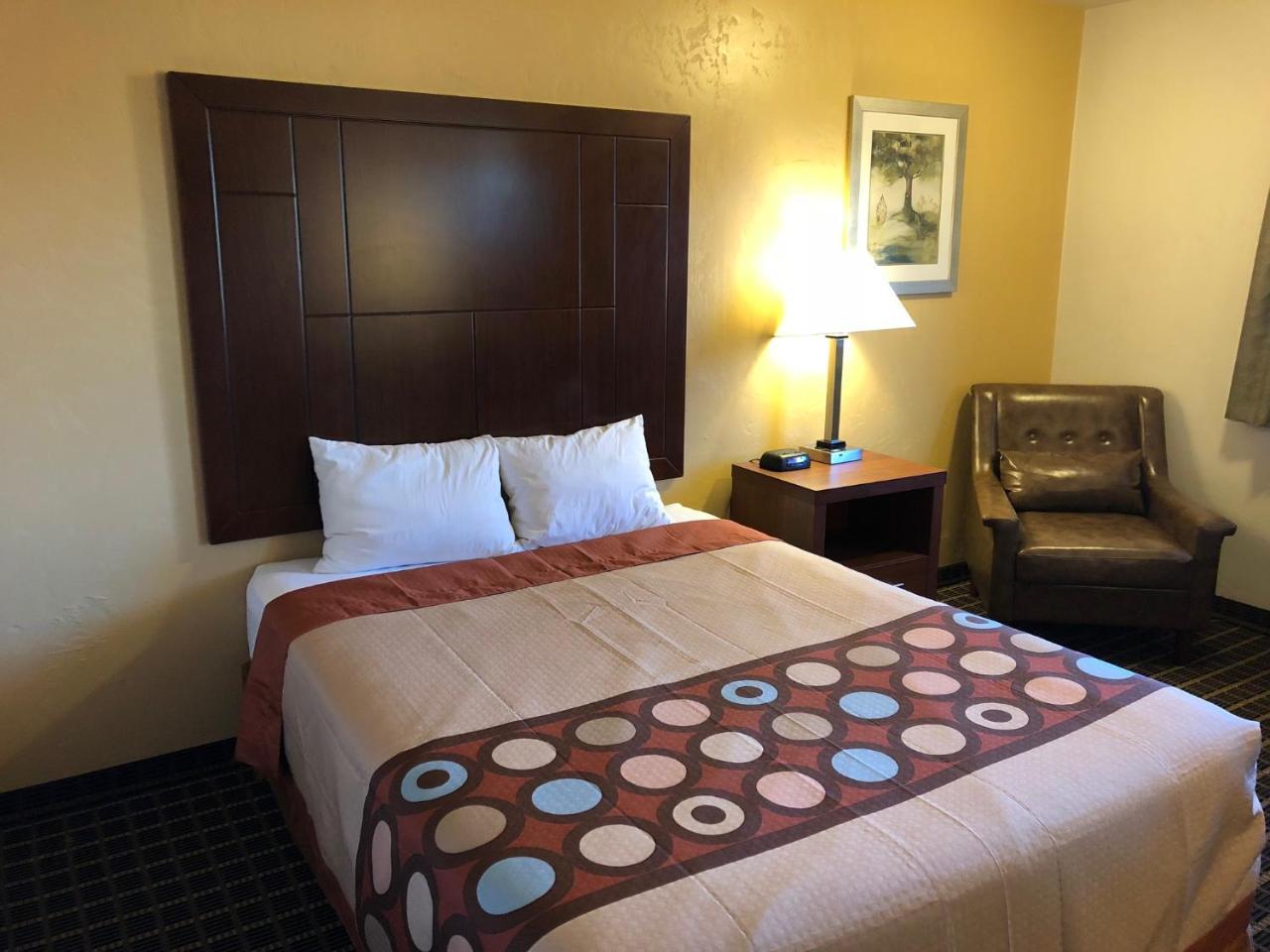 Super 8 by Wyndham Klamath Falls Bagian luar foto